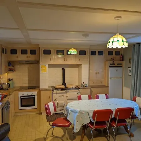 Comfy In A Beautiful Part Of Town Casa vacanze Dingle